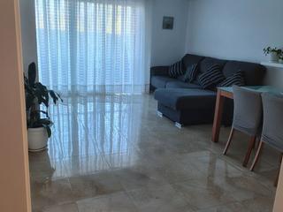 Casa adossada a Magarola  93. Casa adosada en zona muy tranquila cerca de todos los servicios.