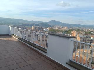 Àtic a Carrer de lleida 39. Atico con terraza de 50m2 y vistas impresionantes. situado en la