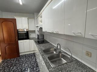 Affitto Appartamento in Sant iscle 17. Piso 4 habitaciones en pleno centro