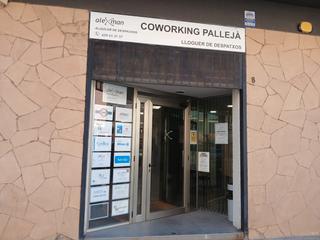 Lloguer Oficina a C. vicenç nubiola 8. Despacho doble exterior con luz natural