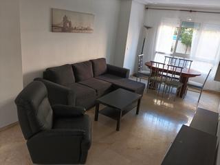 Location Appartement à Calle falaguera  8. Se alquila piso de 135m2 amueblado, recien pintado y excelente e