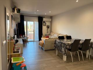Appartement à Carrer sant lluís 9. ?? piso reformado y muy luminoso en l’aldea, junto al delta del