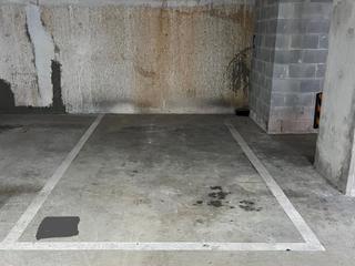 Lloguer Aparcament cotxe a Carrer clara campoamor 4. Alquiler garage/parking