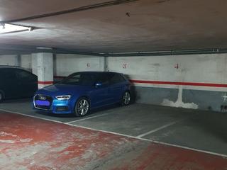 Lloguer Aparcament cotxe a Puig i valls 22-24. Plaza de parking en alquiler en sants-badal