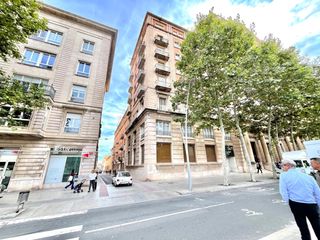 Piso en Josep anselm clave 24. Piso en plaza libertad