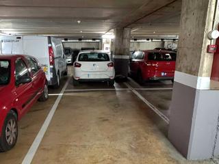 Posto auto in Batlloria 19. Plaza de parking garaje badalona, grande.