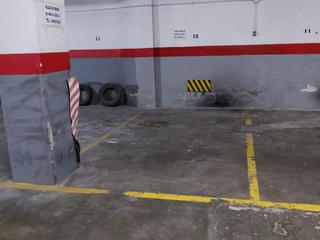 Aparcament cotxe a Avenida pallaresa 78. Plaza de parking en santa corona.  riu nort