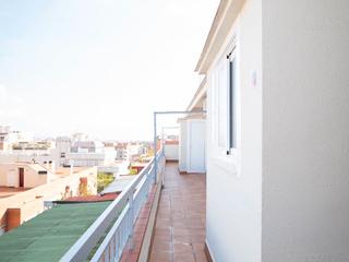 Attique à Santa ursula 10. Ático con terraza   de 28 m2 reformado y ascensor.