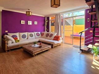 Dúplex a Calle oasis sn. Dúplex con terraza y parking a pocos metros de la playa