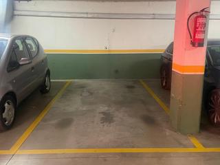Aparcament cotxe a Carrer de l'illa 56. Plaza garaje centro sabadell