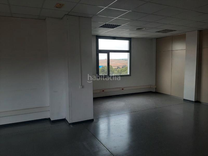 Foto dd8f5e1f-52ba-40ab-ba3a-d4f01d7565ce. Alquiler oficina en gallecs 68 oficina representativa en Mollet del Vallès