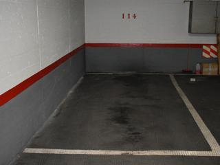 Aparcament cotxe a Pico de los artilleros  1. Garaje particular,  calle pico de los artilleros 1   (acceso por