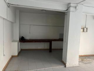 Location Local commercial à Santa joana d'arc 13. Gran local de 200mts. particular