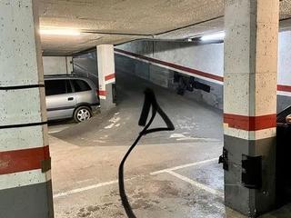 Location Parking voiture à Còrsega 408. Fácil para aparcar