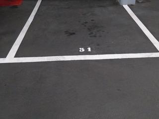 Aparcament cotxe a Desfar, 36. Plaza de fácil acceso