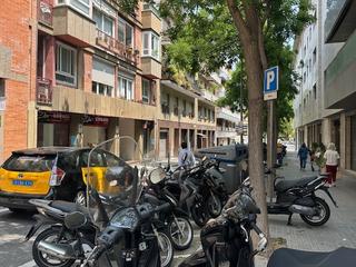 Miete Geschäftsraum in Cardenal vives i tuto  59. Fantastico local comercial en el corazón del barrio de sarria.