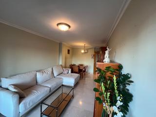 Pis a Rambla de la girada 55. Piso luminoso en la girada