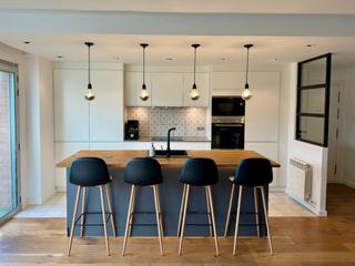 Duplex à Eix onze de setembre 39. Dúplex reformat amb terrassa i pàrquing