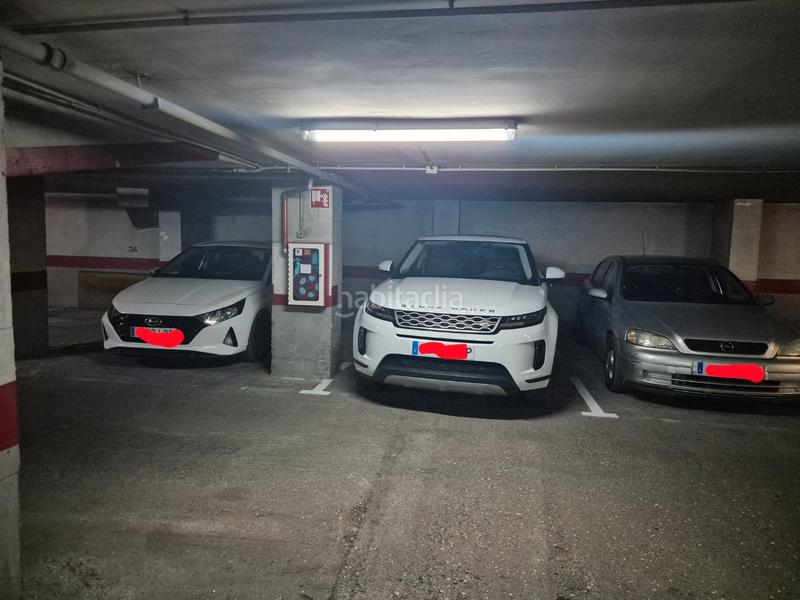 Foto 4b7fcf43-fbf3-4f45-83e7-1b8b6e231898. Lloguer aparcament cotxe a avenida alameda camilo sesto 19 a Alcoi