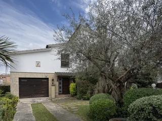 Casa a Carrer reverend pere bonastre 27. ¡exclusiva torre en el centro de llinars del vallès a cuatro vie