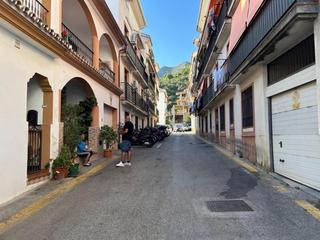 Piso en Calle fernandode solis 5. Piso en ojen amueblada