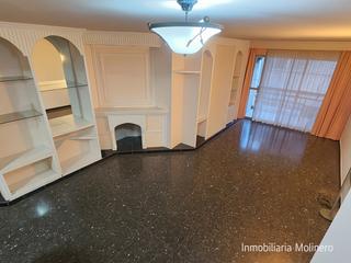 Pis a Firda kahlo 13. Piso familiar en plaza de toros con ascensor, parking y garaje.