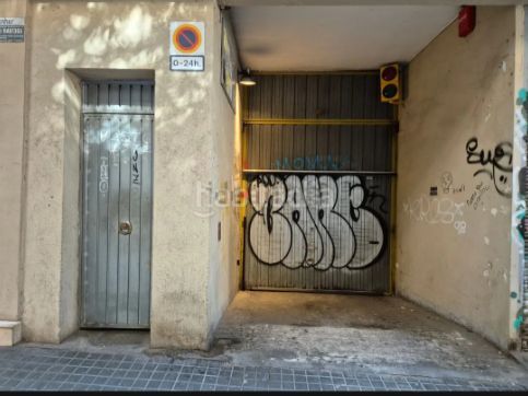 Foto acd5bd38-2989-4560-9648-cb9facc2a407. Miete autoparkplatz in carrer de joan güell 134 in Barcelona