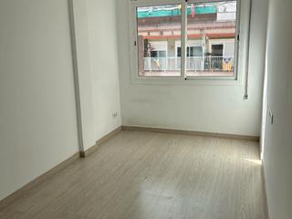 Appartement à Avenida de la granvia de l’hospitalet 7. Ático exterior renovado con mucha luz