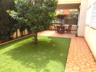 Lloguer Pis a Carrer melissa 45. Excelente  bajo con jardín/terraza privada  dentro de un complej