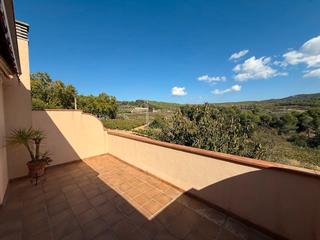Maison jumelée à Llevant 15. Amplia casa pareada con luz todo el día, vistas espectaculares y