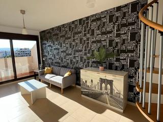 Rent Penthouse in Calle juegos de langedoc rosellon 30. Ático con gran solárium en el toyo temporada