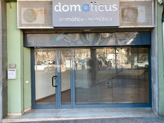Location Local commercial à Carrer castell 98. Zona de paso, colegios, hospital, transportes, aparcamientos