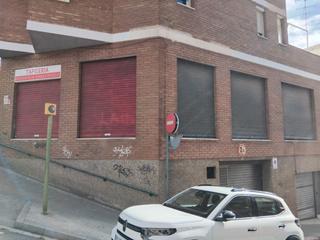 Miete Geschäftsraum in Avenida rocablanca 83. Local en alquiler