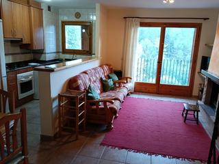 Duplex à Carrer gran via 5. Fantástico dúplex situado en el alto berguedà