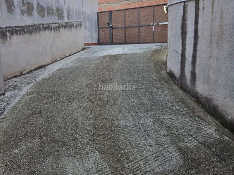 Foto f5536bd6-28c4-44b9-bd37-0248873f091c. Posto auto in carrer de salamanca 40 in Centre-Estació Gavà