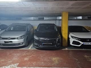 Location Parking voiture à Carrer de sant cugat del vallès 15. Acceso muy cómodo, vigilancia 24 h