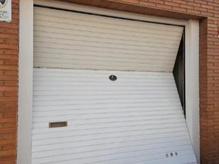 Affitto Posto moto in Carrer de ali bei 121. Alquilo plaza de parking amplia para moto