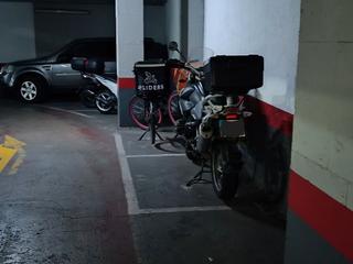 Aparcament de moto a Carrer de casp 51. 2 motos. rápido acceso y vigilado 24h