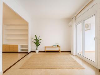 Appartamento in Carrer del doctor salvà 96. Bonic pis amb pati, llum natural i a prop de la plaça del progré