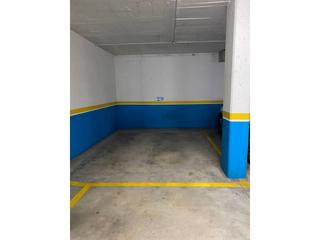 Location Appartement à Calle de puig i cadafalch 19. Piso de tres habitaciones muy buen estado