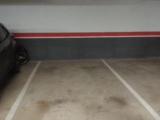Parking voiture à Ramon i cajal 24