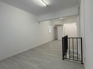 Lloguer Local Comercial a Calle lucà 13-17 local 13-17. Se alquila local ideal para oficina o almacén – totalmente refor