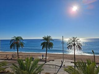 Miete Etagenwohnung in Carrer de santa madrona 131. Alquiler primera linea de mar