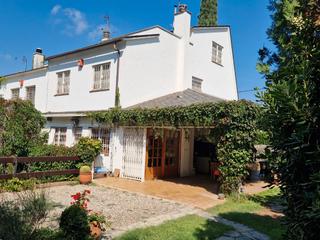 Casa pareada en Penedez 37. Chalet pareado