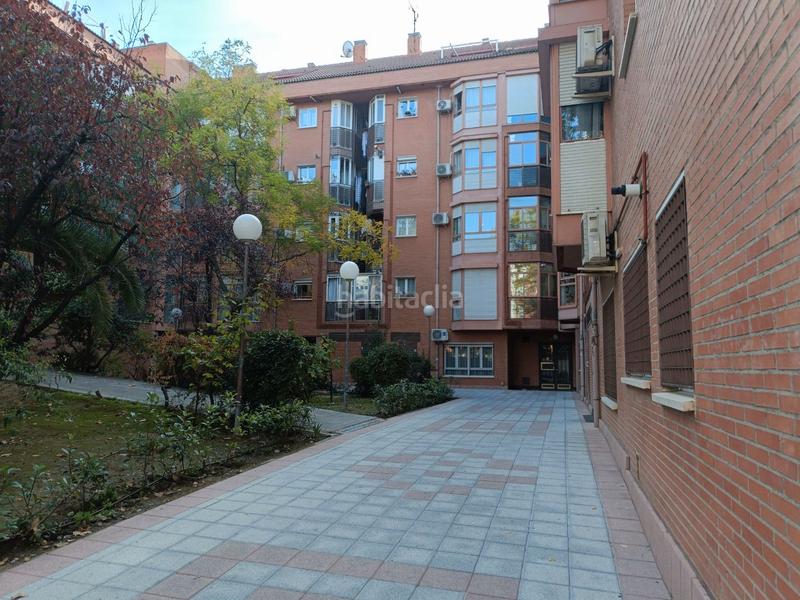Foto f696371d-acf9-43c7-9774-105741ce75dc. Pis a calle de candilejas 54 a Palomeras Bajas Madrid