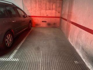 Miete Autoparkplatz in Carrer de múrcia 31. Llogo plaça de garatge cotxe mitja zona navas