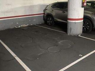 Miete Autoparkplatz in Avda madrid 171. Parquing les corts