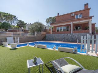 Chalet in Montsia  16. Magnífico chalet con piscina