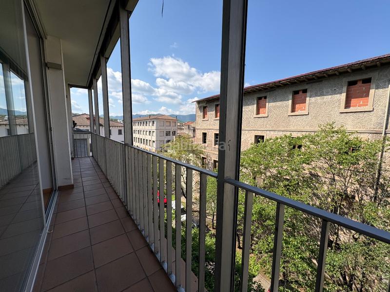 Foto 1fa5dc50-97d6-49ea-a7a2-a751b8873fac. Dúplex a avinguda onze de setembre 4 a Olot