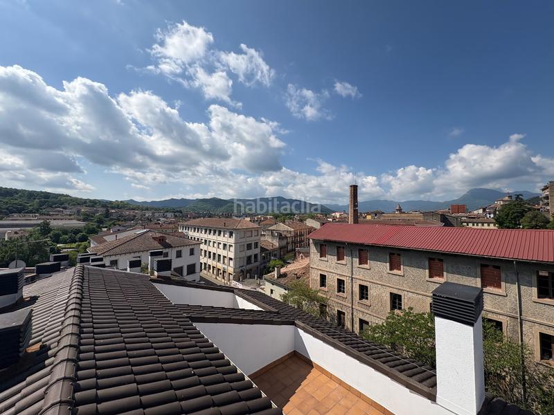 Foto 50174897-93ca-464f-b341-df91092aa41a. Dúplex a avinguda onze de setembre 4 a Olot